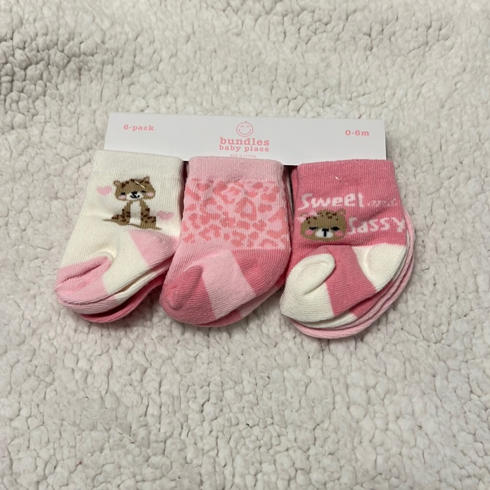 NWT 6 pack 0-6M socks-The Children’s Place